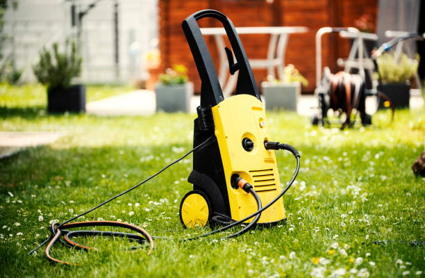 Best Pool Deck Cleaning  in Montague, CA